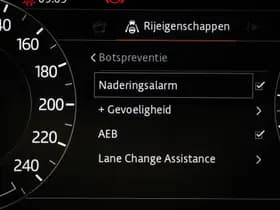 Land Rover Range Rover Velar thumbnail 41