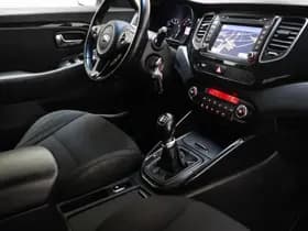 Kia Carens thumbnail 3