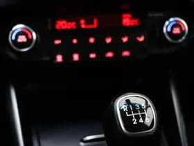 Kia Carens thumbnail 35