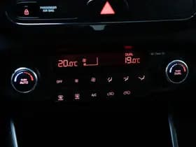 Kia Carens thumbnail 36