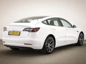 Tesla Model 3 thumbnail 2