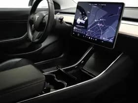 Tesla Model 3 thumbnail 3