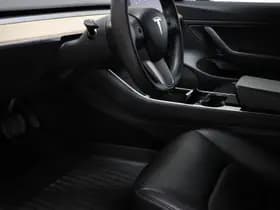 Tesla Model 3 thumbnail 30