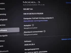 Tesla Model 3 thumbnail 4