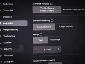Tesla Model 3 thumbnail 42