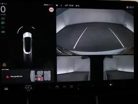 Tesla Model 3 thumbnail 9