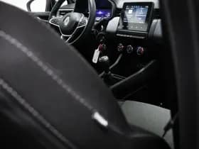 Renault Clio thumbnail 11