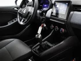 Renault Clio thumbnail 3