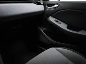 Renault Clio thumbnail 32