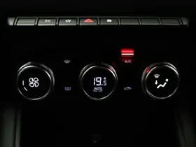 Renault Captur thumbnail 38
