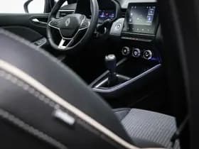 Renault Clio thumbnail 11