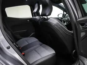 Renault Clio thumbnail 10
