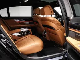 BMW 7-Serie thumbnail 3