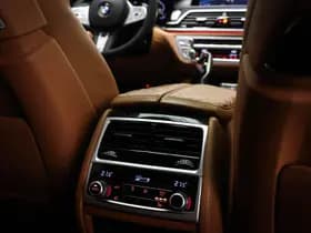 BMW 7-Serie thumbnail 5