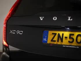 Volvo XC90 thumbnail 34