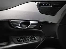 Volvo XC90 thumbnail 37