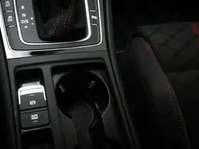 Volkswagen Golf thumbnail 37