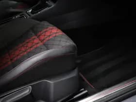 Volkswagen Golf thumbnail 10