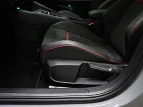 Volkswagen Golf thumbnail 31
