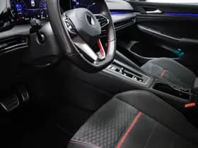 Volkswagen Golf thumbnail 32