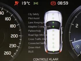 Volvo XC40 thumbnail 32