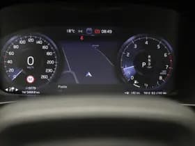 Volvo XC40 thumbnail 5