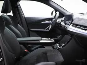 BMW iX2 thumbnail 10