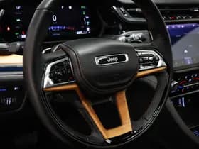 Jeep Grand Cherokee thumbnail 37
