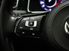Volkswagen Golf thumbnail 36