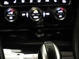 Volkswagen Golf thumbnail 44