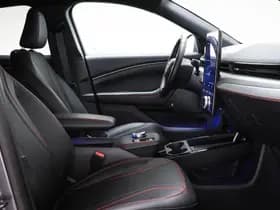 Ford Mustang Mach-E thumbnail 9