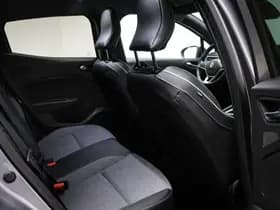 Renault Clio thumbnail 10