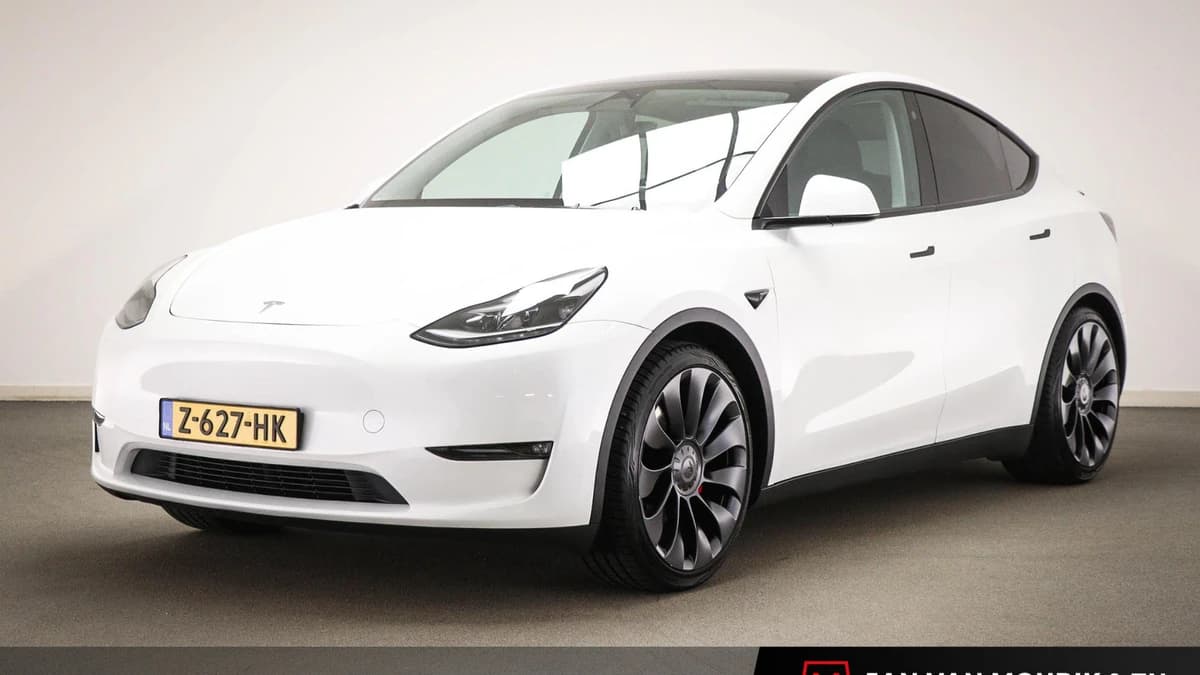 Tesla Model Y — foto 1