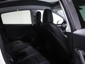 Tesla Model Y thumbnail 12