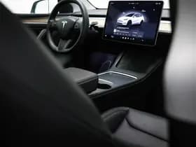 Tesla Model Y thumbnail 13