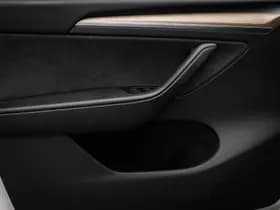 Tesla Model Y thumbnail 29