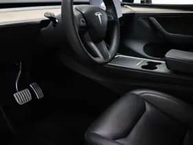 Tesla Model Y thumbnail 32