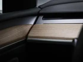 Tesla Model Y thumbnail 33