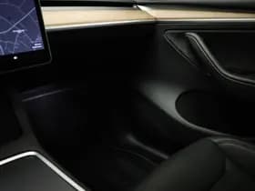 Tesla Model Y thumbnail 36