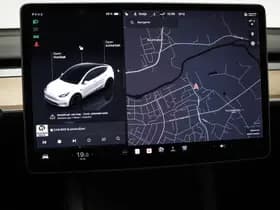 Tesla Model Y thumbnail 37