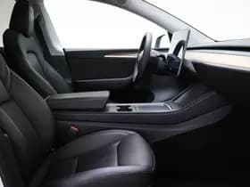 Tesla Model Y thumbnail 9