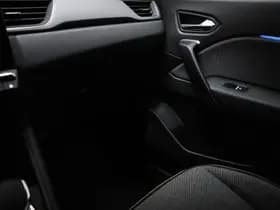 Renault Captur thumbnail 34