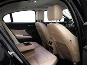 Jaguar XE thumbnail 11