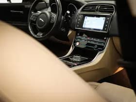 Jaguar XE thumbnail 12