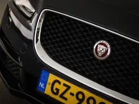 Jaguar XE thumbnail 14