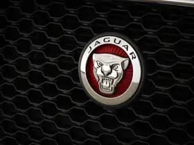 Jaguar XE thumbnail 15