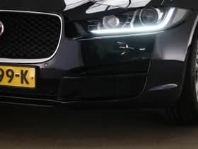Jaguar XE thumbnail 16