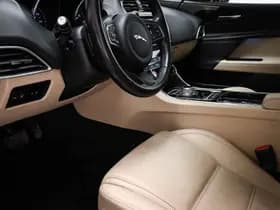 Jaguar XE thumbnail 29