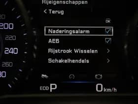 Jaguar XE thumbnail 35