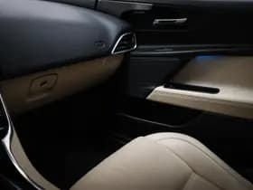 Jaguar XE thumbnail 38